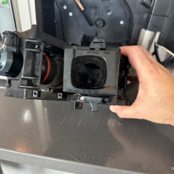 Gaggia Platinum Swing Up Espresso and Coffee Machine - Picture 10 of 16